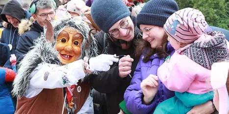 2325319_fastnachtsumzug-bruchsal_ka-2022-644x0_1BMa6o_Hp7g8R