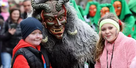 2325335_fastnachtsumzug-bruchsal_ka-2022-644x0_1BMa6A_8MG3X4