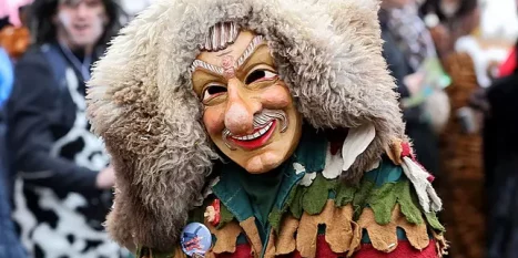 2325347_fastnachtsumzug-bruchsal_ka-2022-644x0_1BMa9n_0kcCGV (1)