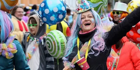 2325352_fastnachtsumzug-bruchsal_ka-2022-644x0_1BMa9w_EAY8WX