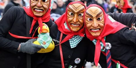 2325363_fastnachtsumzug-bruchsal_ka-2022-644x0_1BMa9x_YYBe4Z (1)