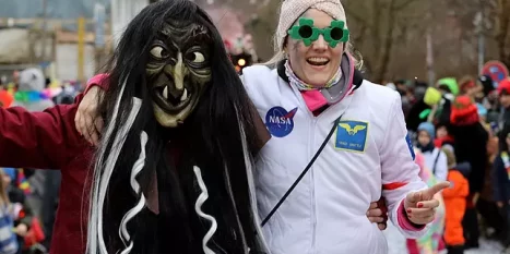 2325369_fastnachtsumzug-bruchsal_ka-2022-644x0_1BMa9y_9BDBFT